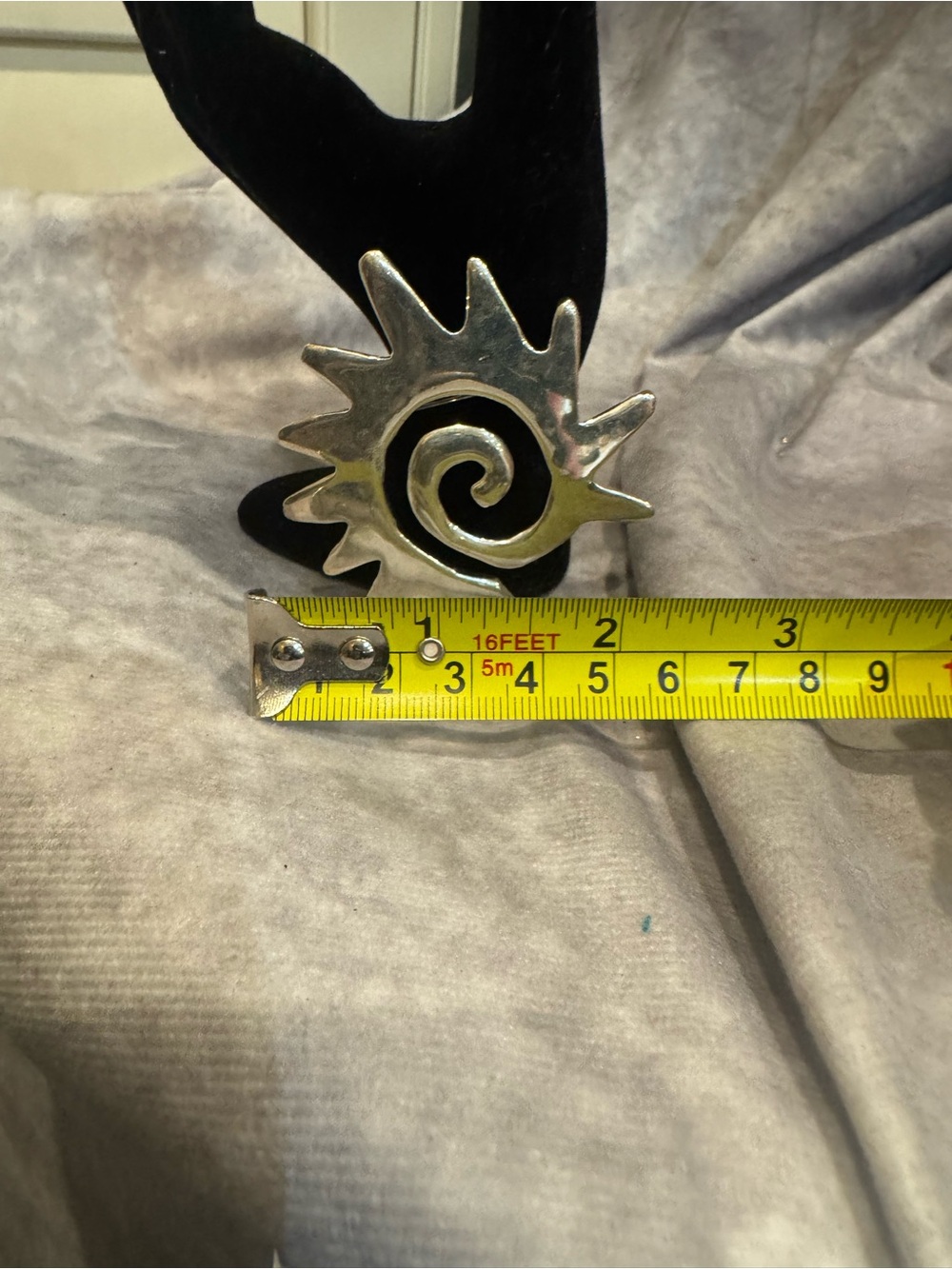 Abstract Spiral Sun Swirl Brooch - Silver Tone Pin - Picture 3 of 4